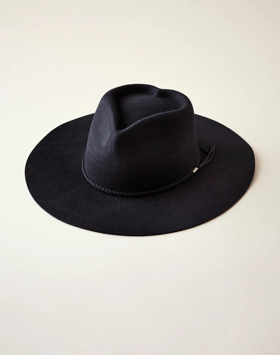 CARVE AMORE HAT