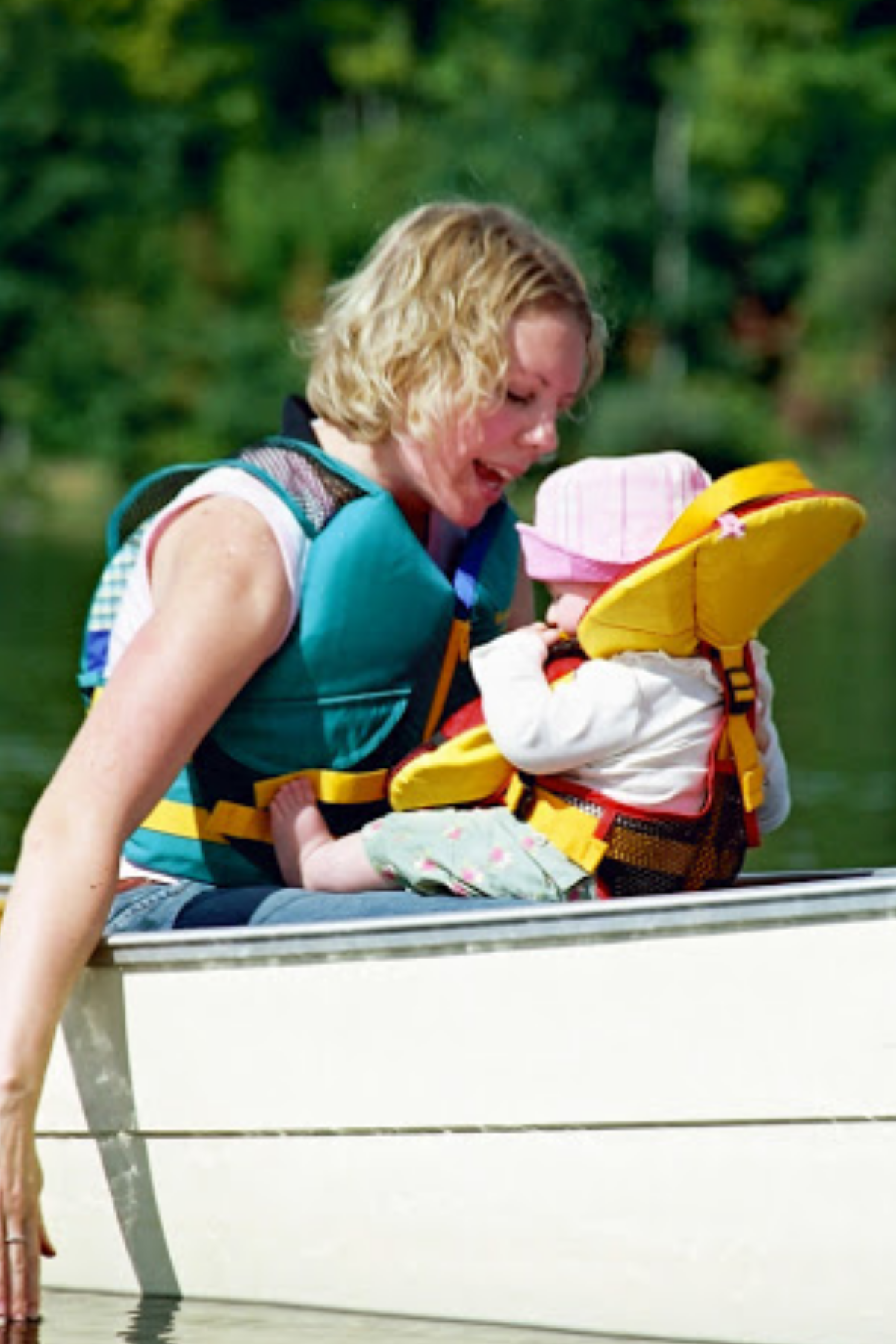 Naya Infant Life Jacket 9-25 lbs - Cottage Toys Canada - Peterborough - Ontario - Canada